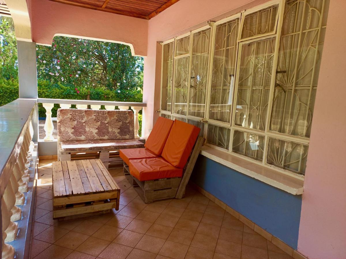 Kuniville Guest House Nyeri Eksteriør billede